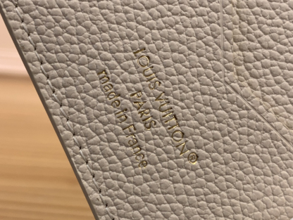 ルイ・ヴィトン「Louis Vuitton」パスポートホルダー