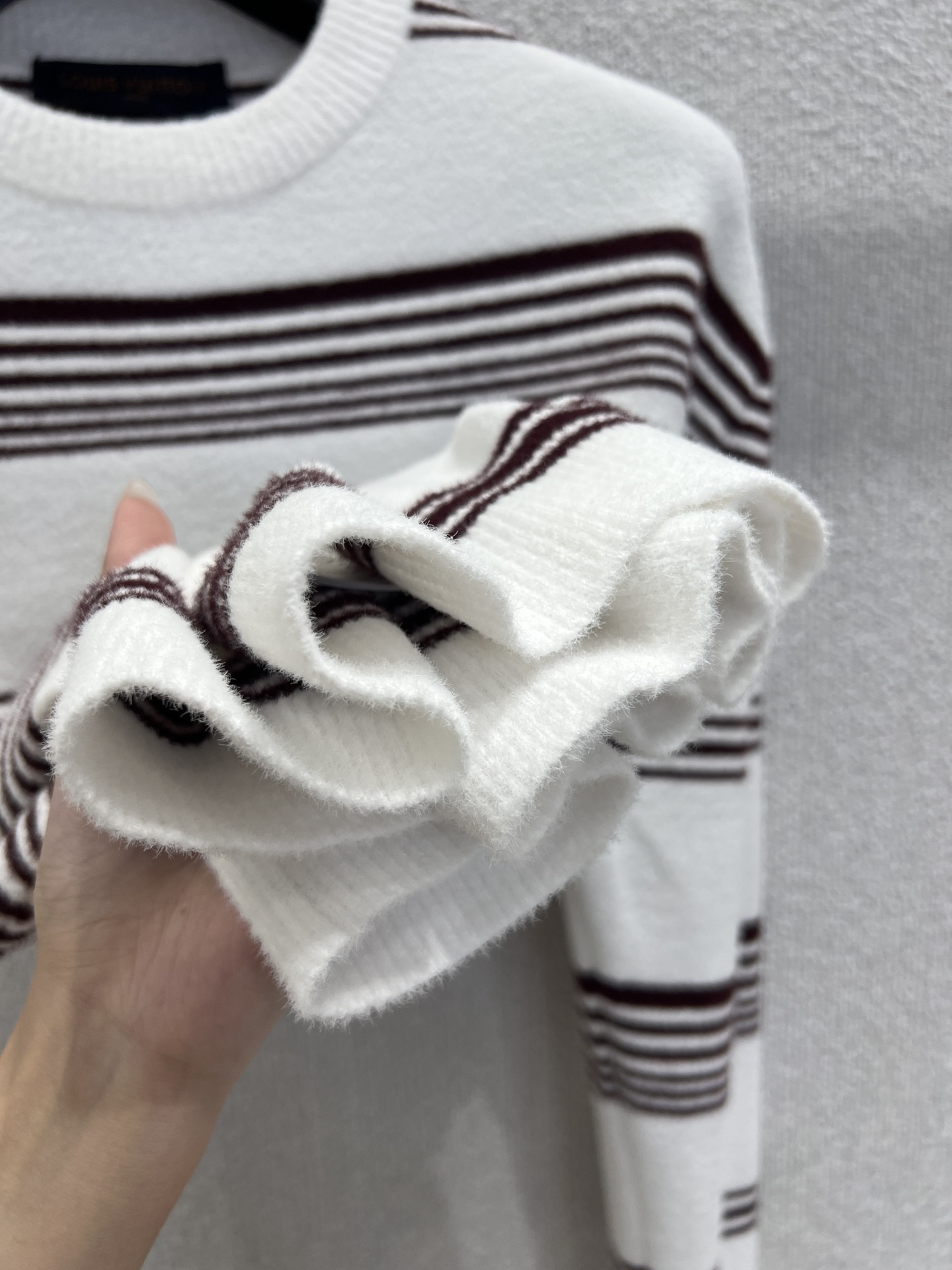 ルイ・ヴィトン「Louis Vuitton」25FW ホリゾンタルストライプ レザーパッチニットセーター