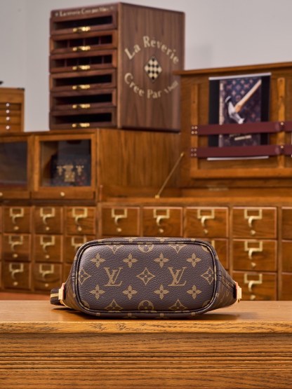 ルイ・ヴィトン「Louis Vuitton」ネヴァーフル BB