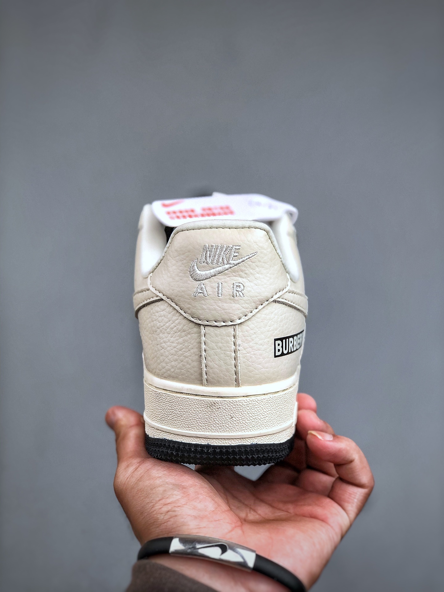 「コラボモデル」Burberry x Nike米黒コラボレーションモデル ローグループスニーカー