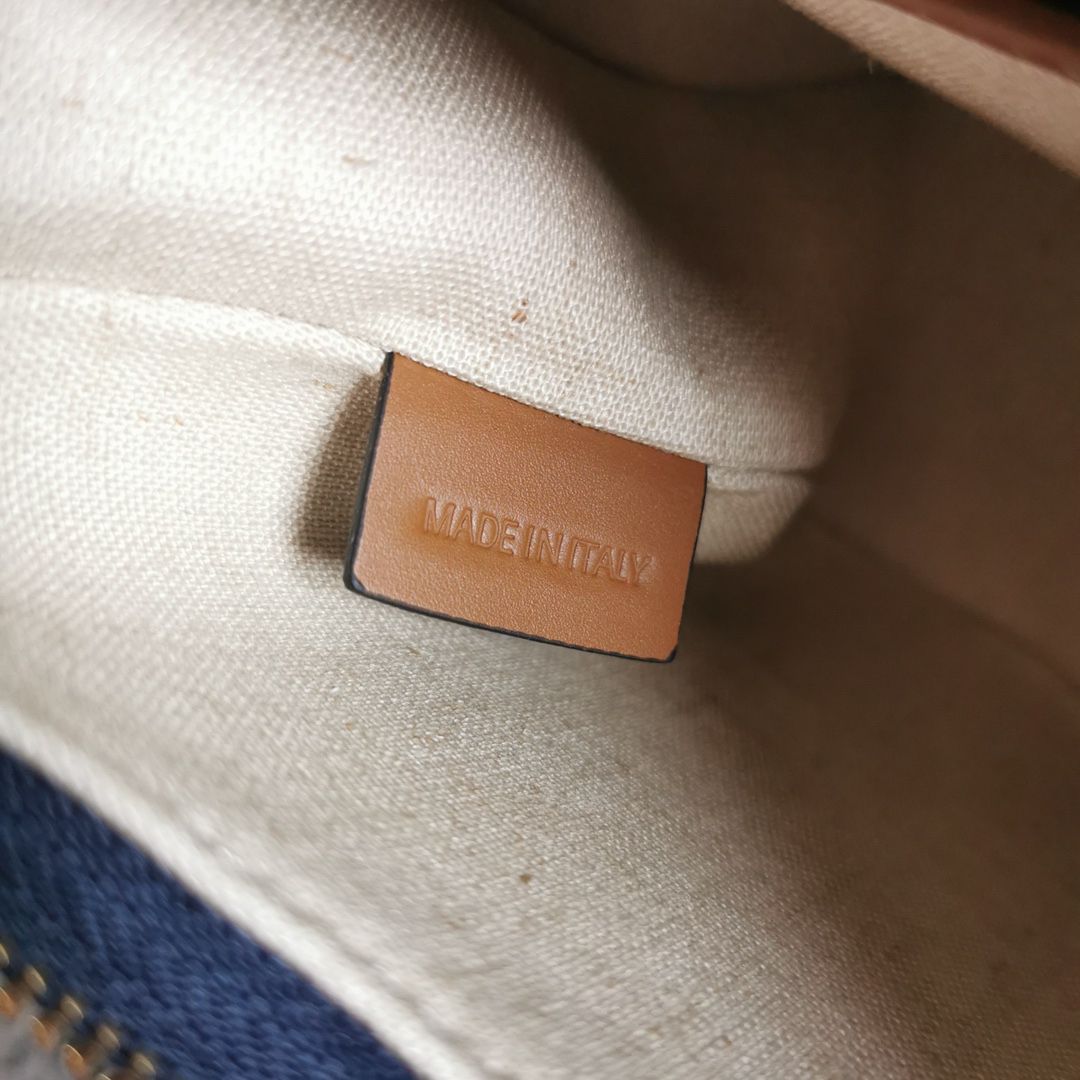 セリーヌ「Celine」AVA デニム ショルダーバッグ