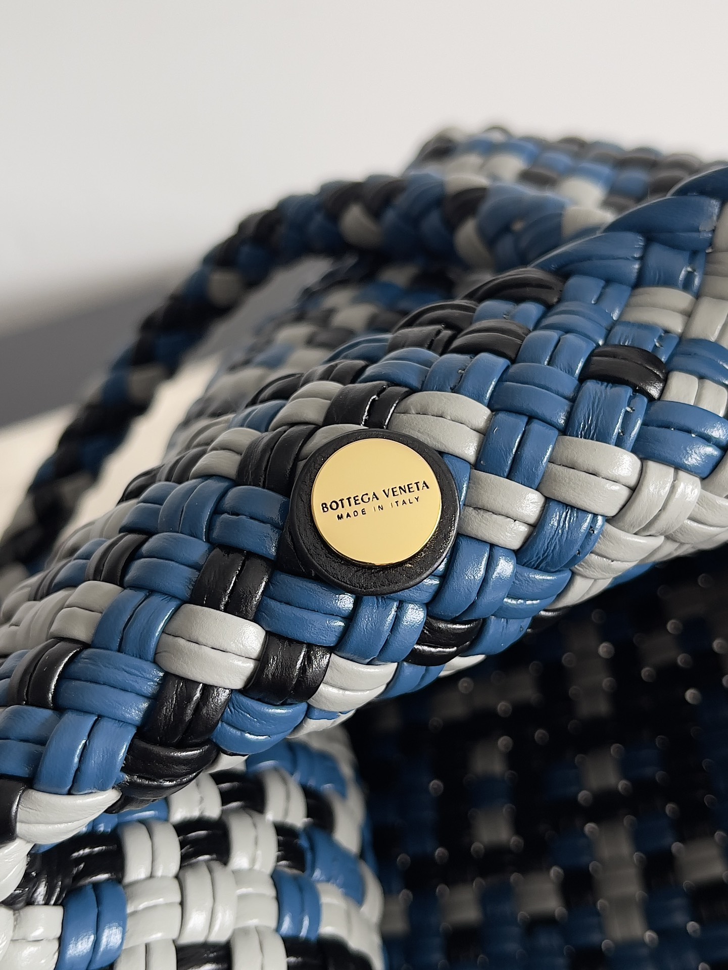 ボッテガ・ヴェネタ「Bottega Veneta」Intrecciato ミニバッグ