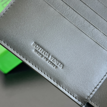 ボッテガ・ヴェネタ「Bottega Veneta」Intrecciato コインポケット付きショートウォレット