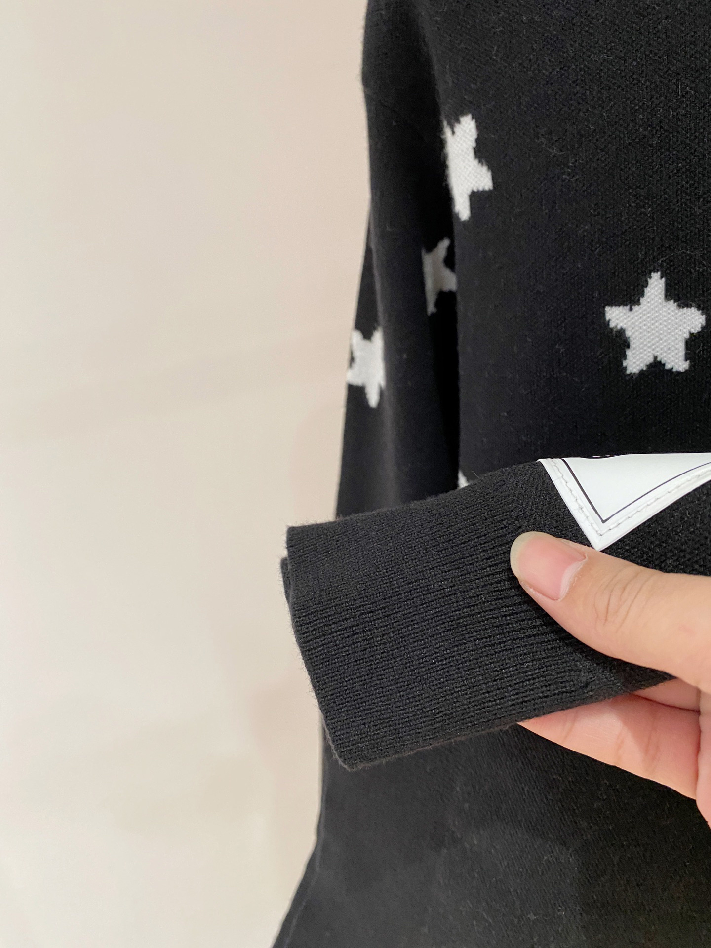 プラダ「Prada」25SS 新作 ニットセーター