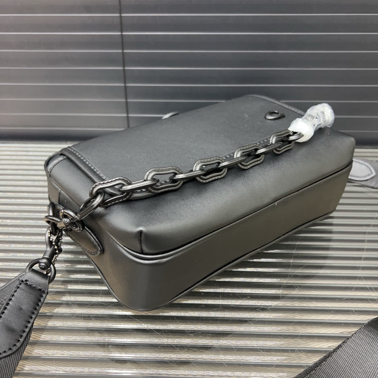 コーチ「Coach」CHARTER FLAP 24 クロスボディーバッグ