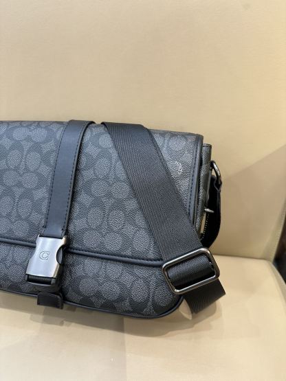 コーチ「Coach」LEAGUE メッセンジャーバッグ