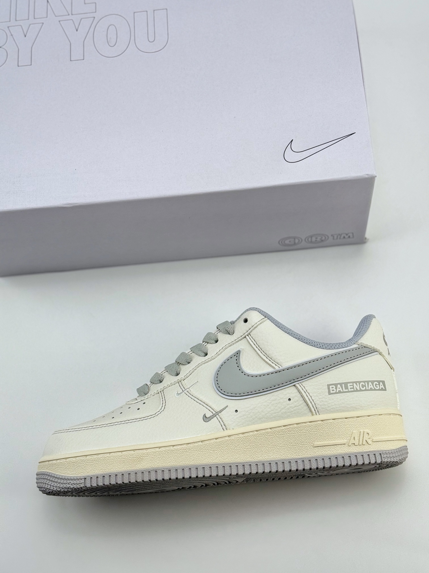 「コラボモデル」Balenciaga x NikeAir Force 1 Low 07 'Double Swoosh' スニーカー
