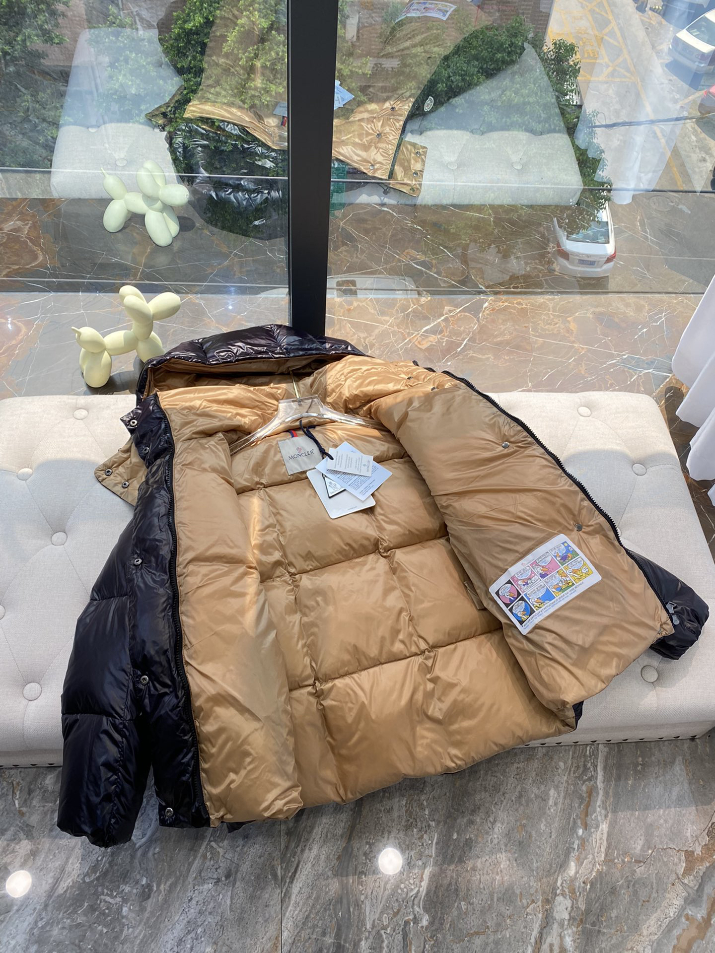 モンクレール「Moncler」フード付きハイネック ダウンジャケット