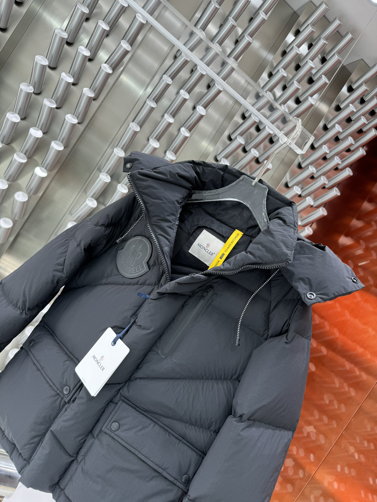 モンクレール「Moncler」ダウンジャケット