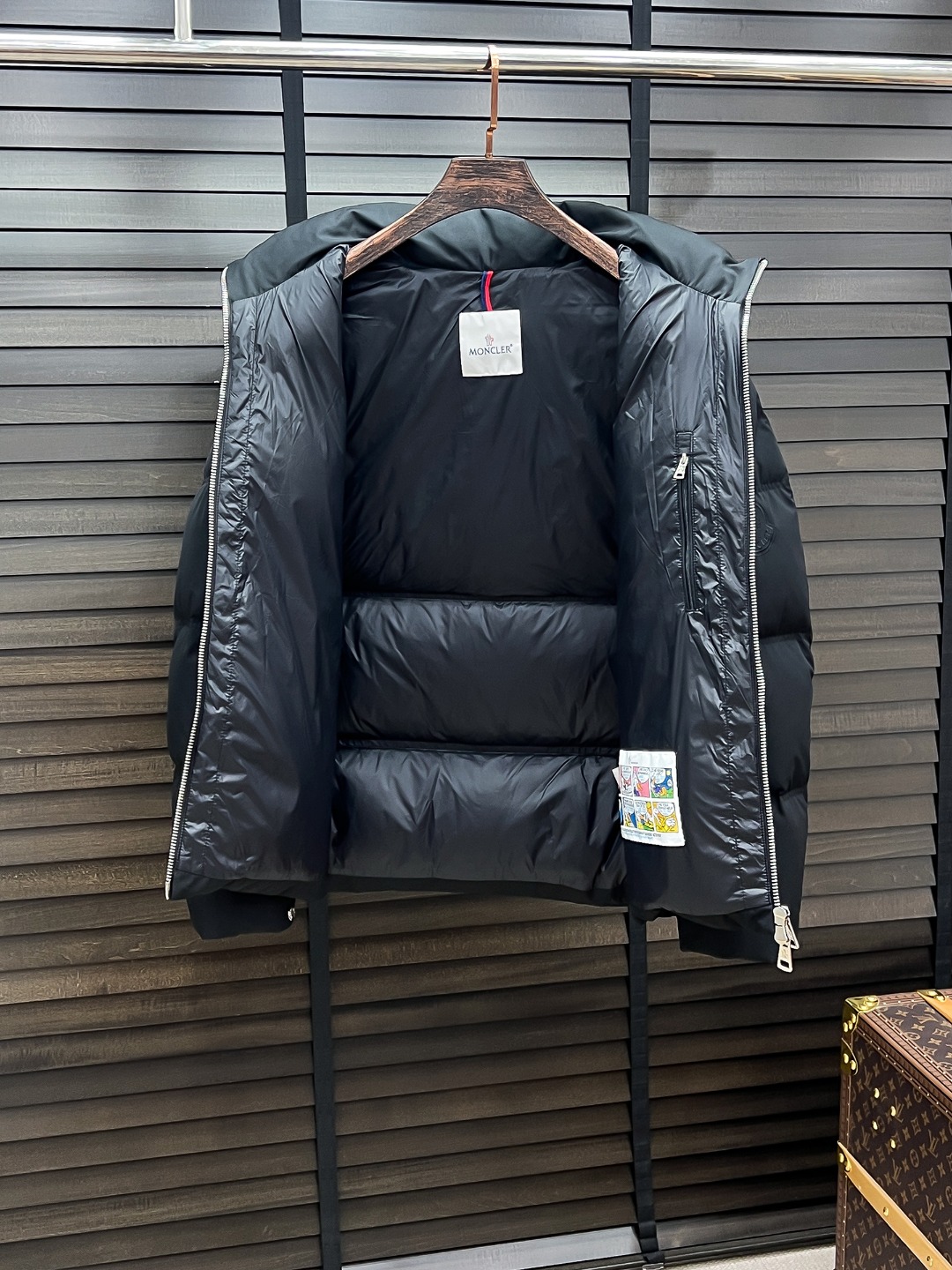 モンクレール「Moncler」スタンドカラー ダウンジャケット