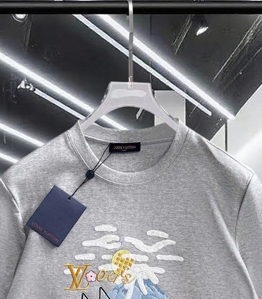 ルイ・ヴィトン「Louis Vuitton」2025秋冬 エンブロイダード ロゴ スウェットシャツ