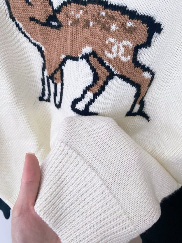 シャネル「Chanel」ロゴ ボタン ニット セーター