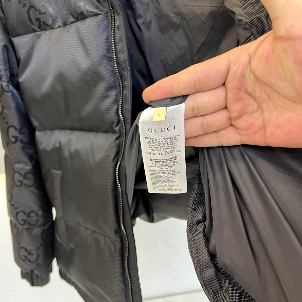 グッチ「Gucci」ロゴ コンビネーション ダウンジャケット