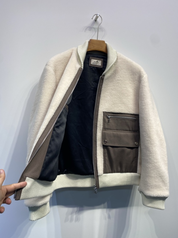 エルメス「Hermès」オートン/ウィンター ラムスウェード フード付きジャケット