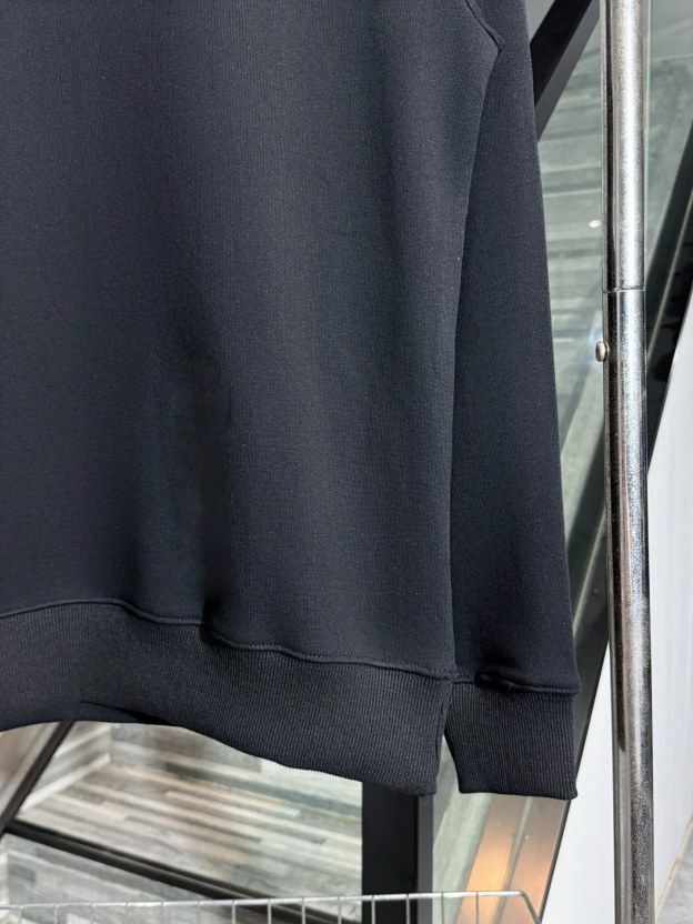 プラダ「Prada」トライアングル ロゴ クルーネック スウェットシャツ