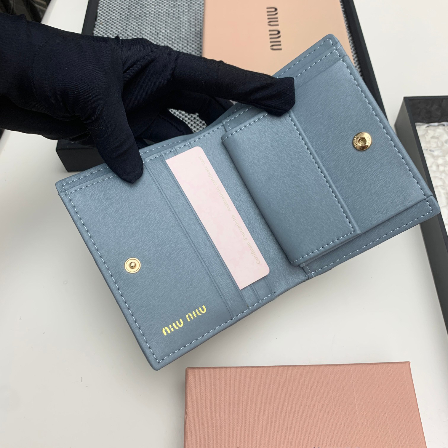 ミュウミュウ「Miu Miu」マテラッセレザー  折り財布