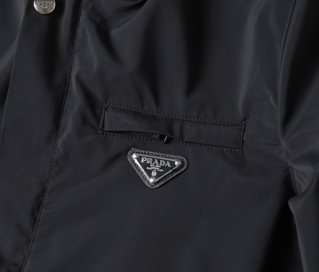 プラダ「Prada」テクニカル ジャケット