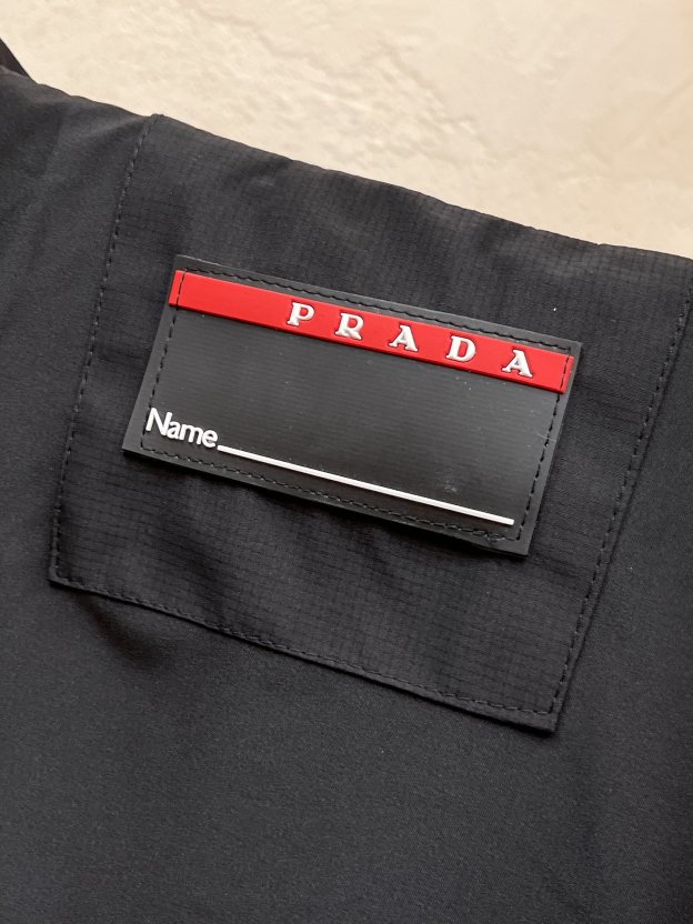 プラダ「Prada」テクニカル ジャケット
