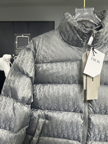 ディオール「Dior」オブリーク キルト ダウン ジャケット