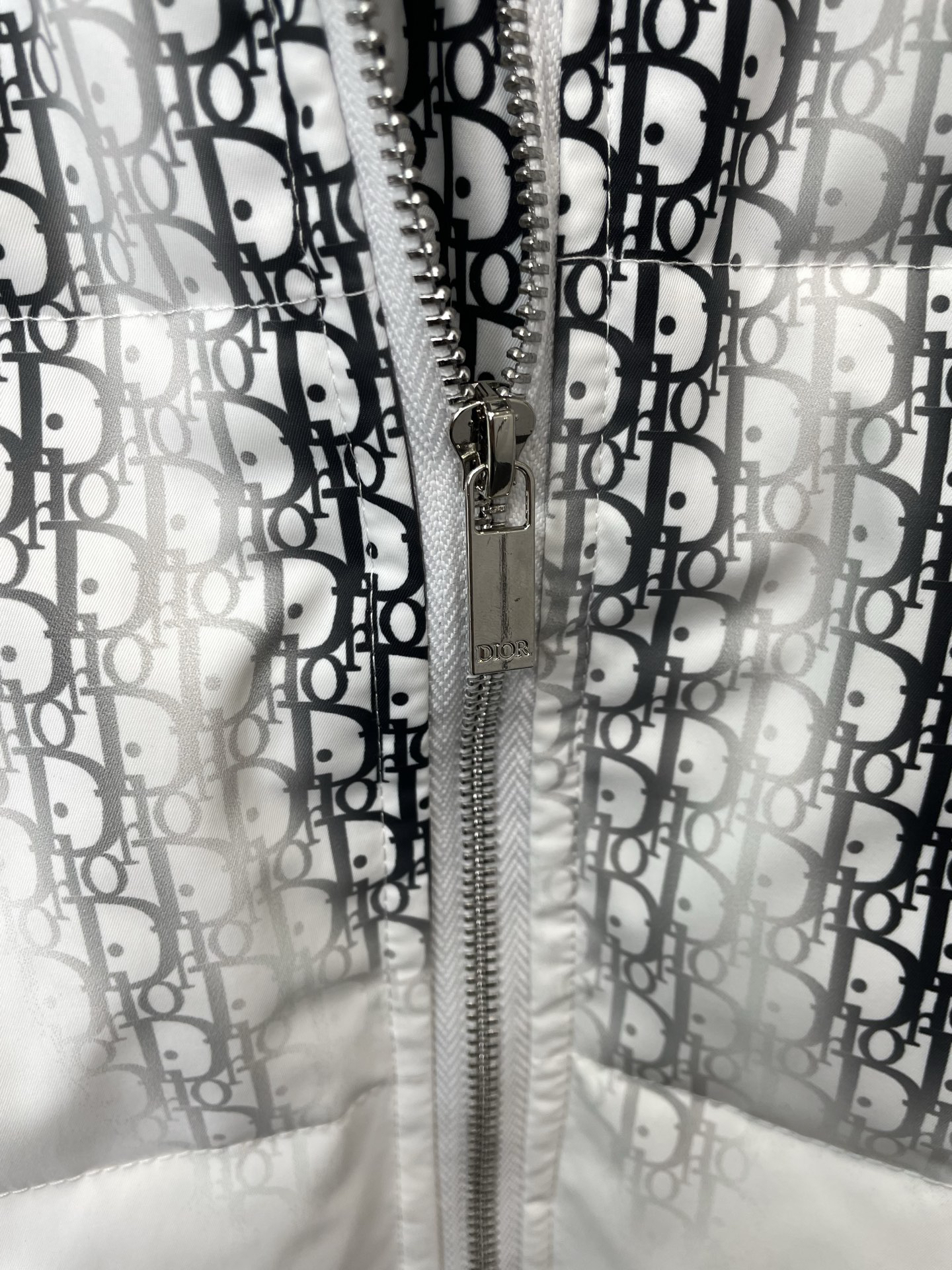 ディオール「Dior」スタンドカラー ジャカード キルト ダウン ジャケット