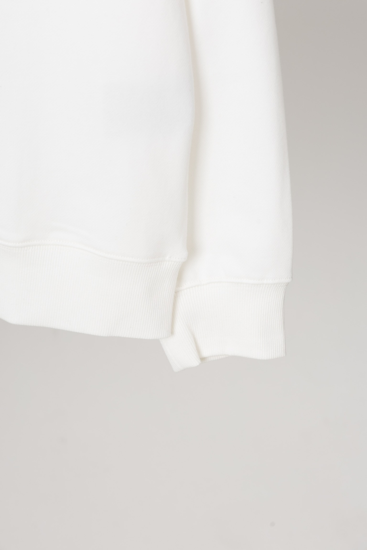 ディオール「Dior」シグネチャー シルバー エンブレム スウェットシャツ