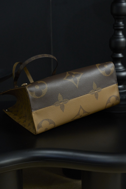 ]ルイ・ヴィトン「Louis Vuitton」オン・ザ・ゴー MM モノグラムリバース ショルダーバッグ