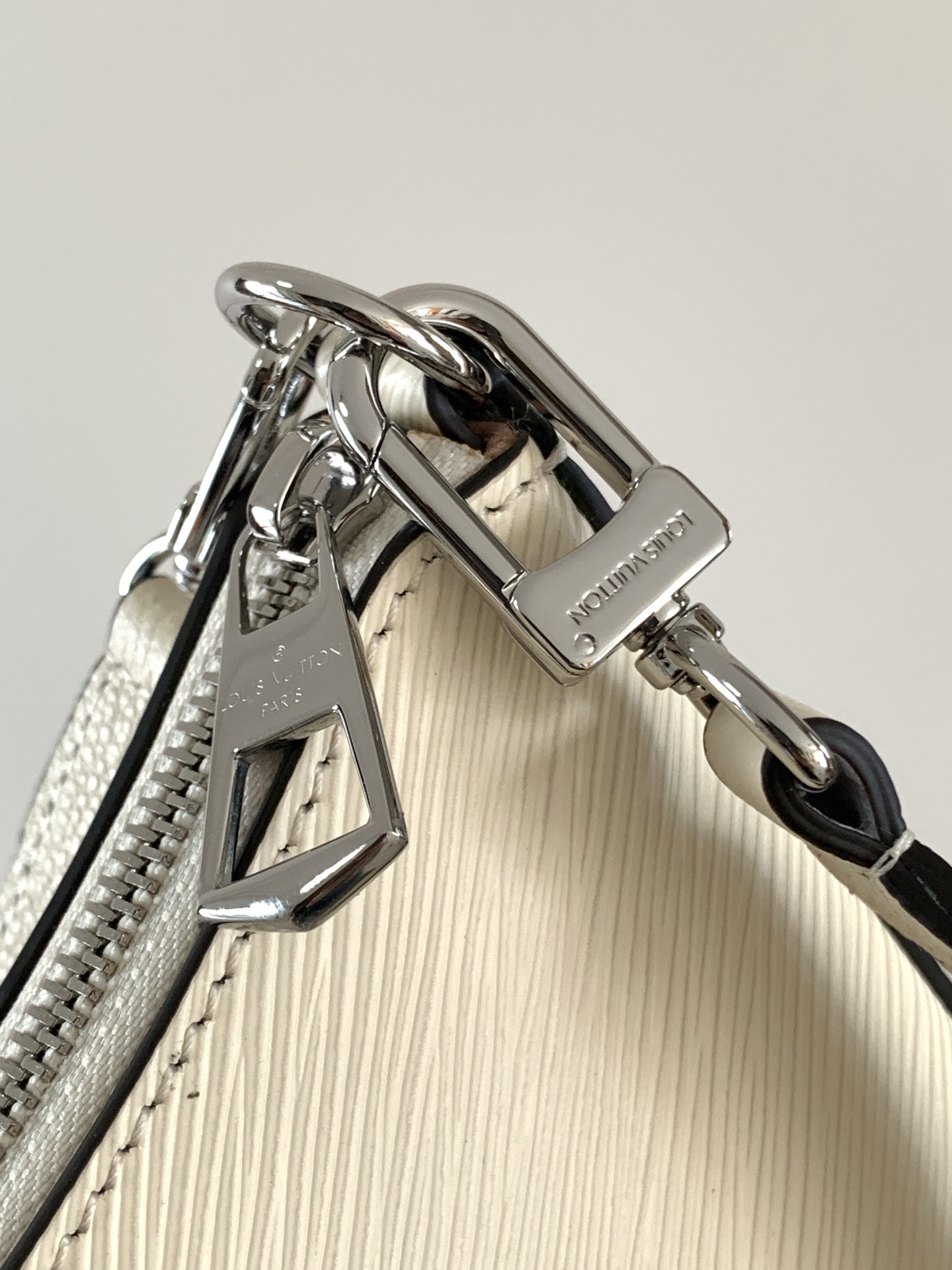 ルイ・ヴィトン(Louis Vuitton) マレル M80688