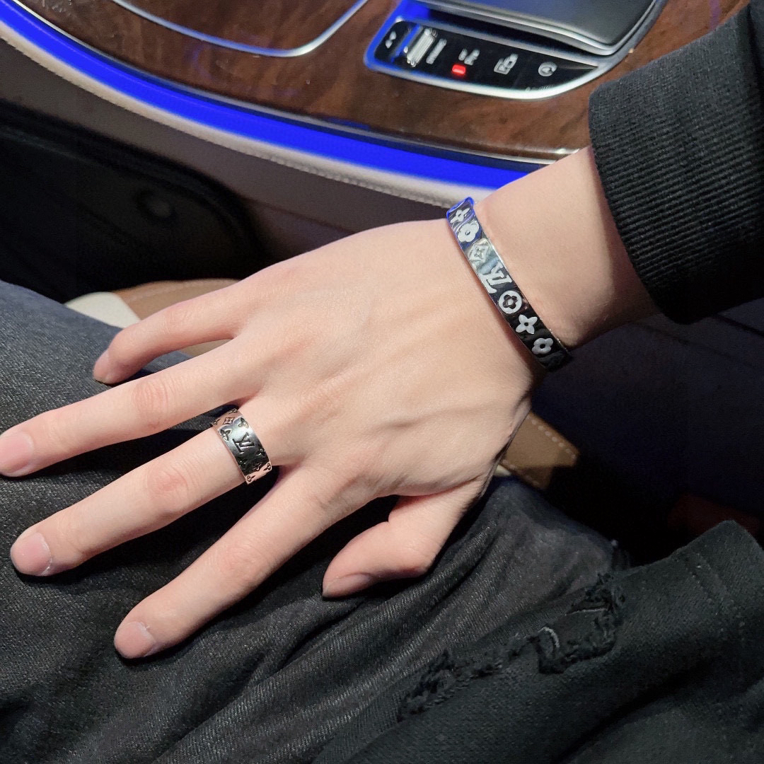 ルイ・ヴィトン「Louis Vuitton」リング ロックパンクタイシルバースタイル