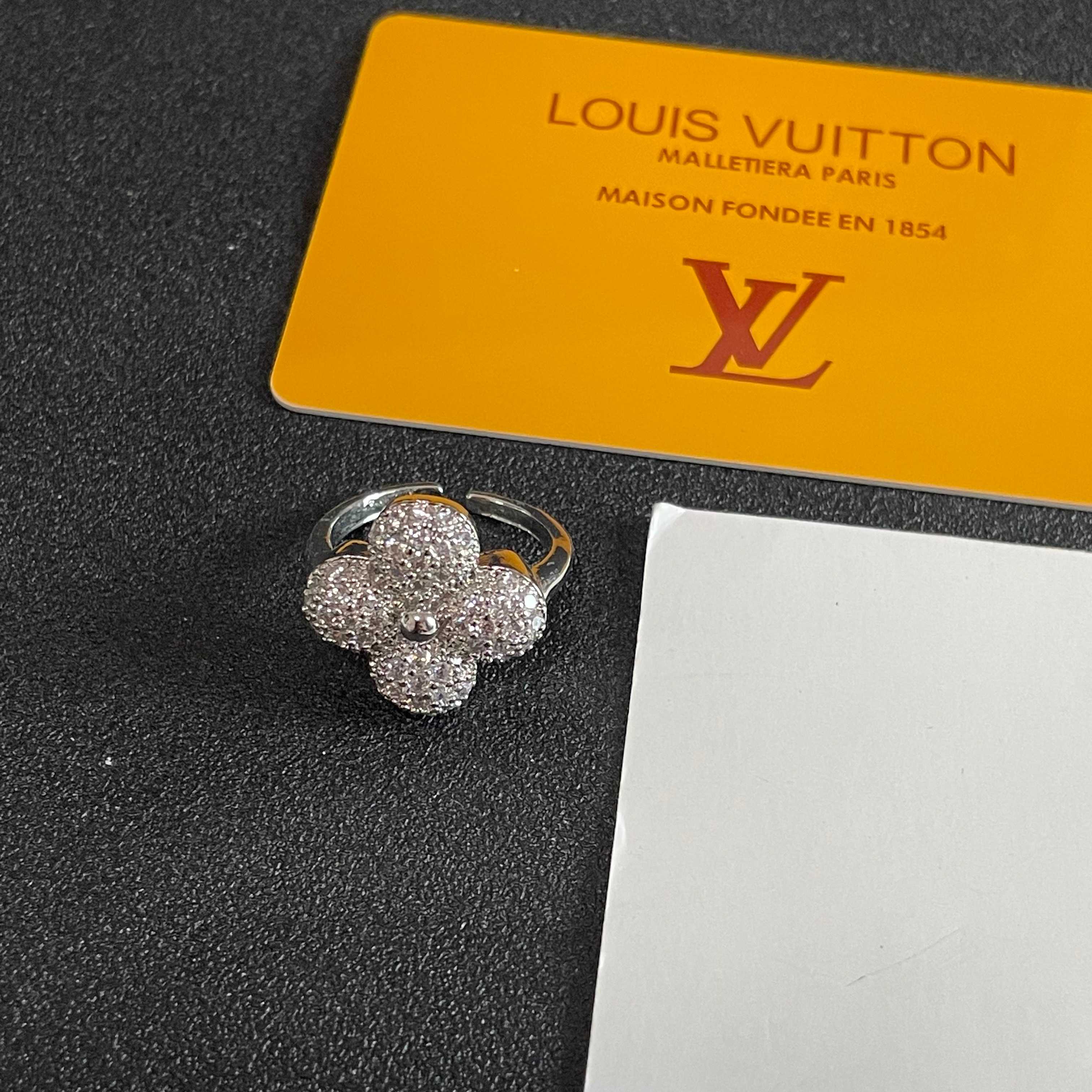 ルイ・ヴィトン「Louis Vuitton」Le Damier de Louis Vuitton ダイヤモンド リング