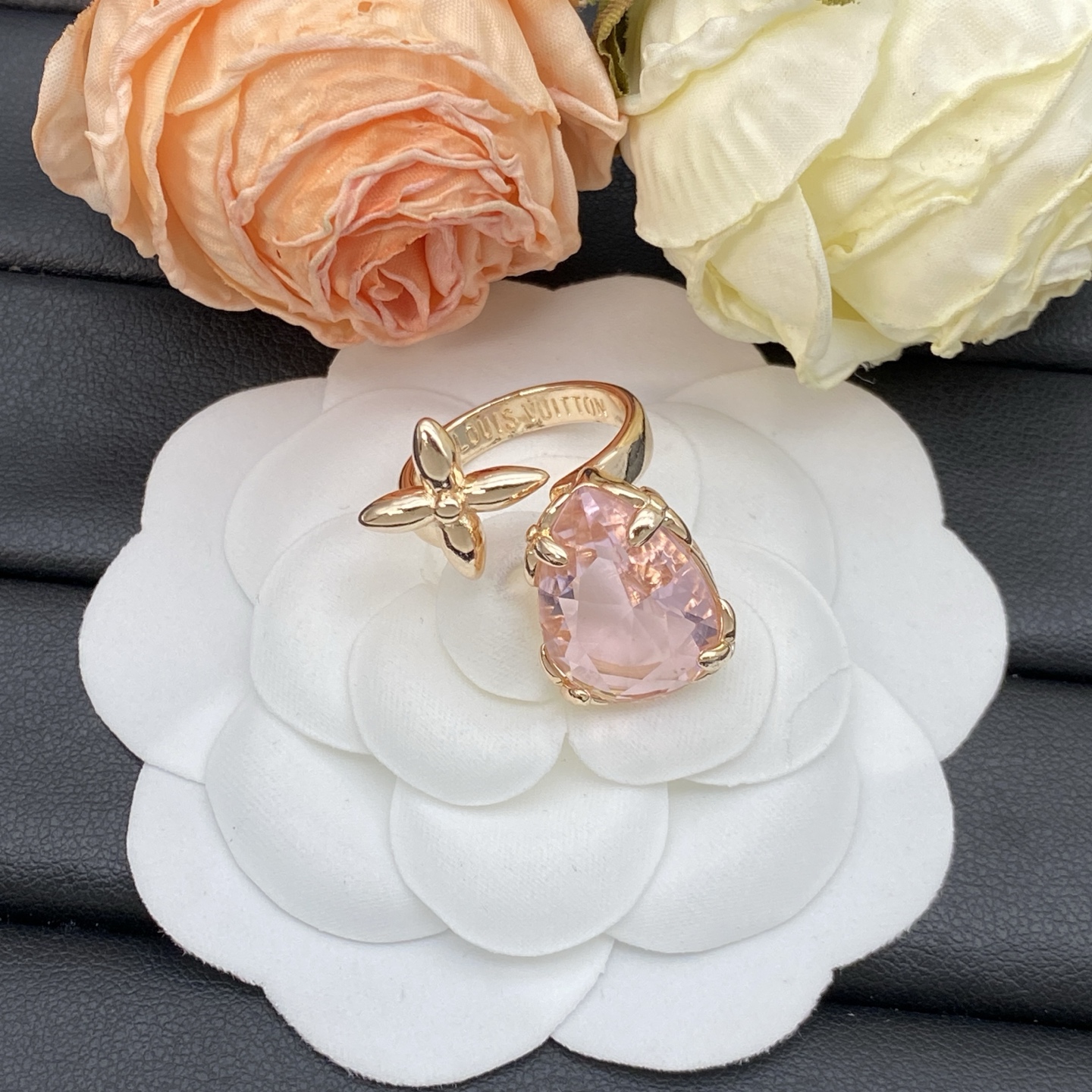 ルイ・ヴィトン「Louis Vuitton」Diamonds Pavé Solitaire リング