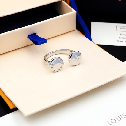 ルイ・ヴィトン「Louis Vuitton」Studs リング