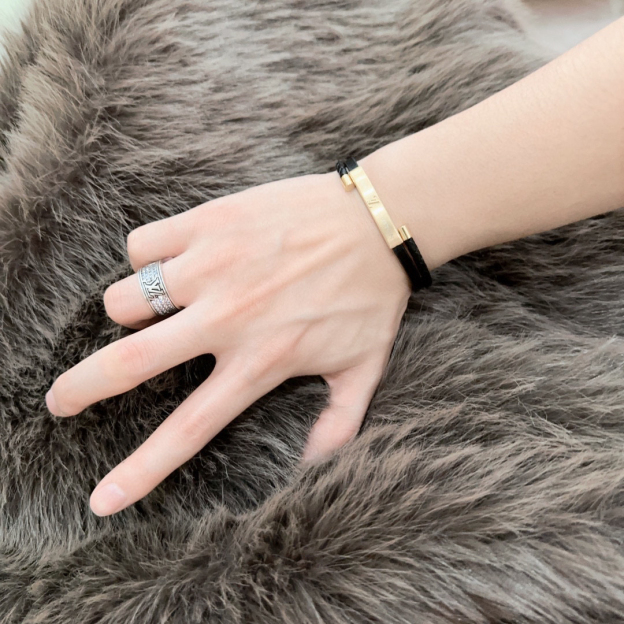 ルイ・ヴィトン「Louis Vuitton」 Silver Lockitブレスレット