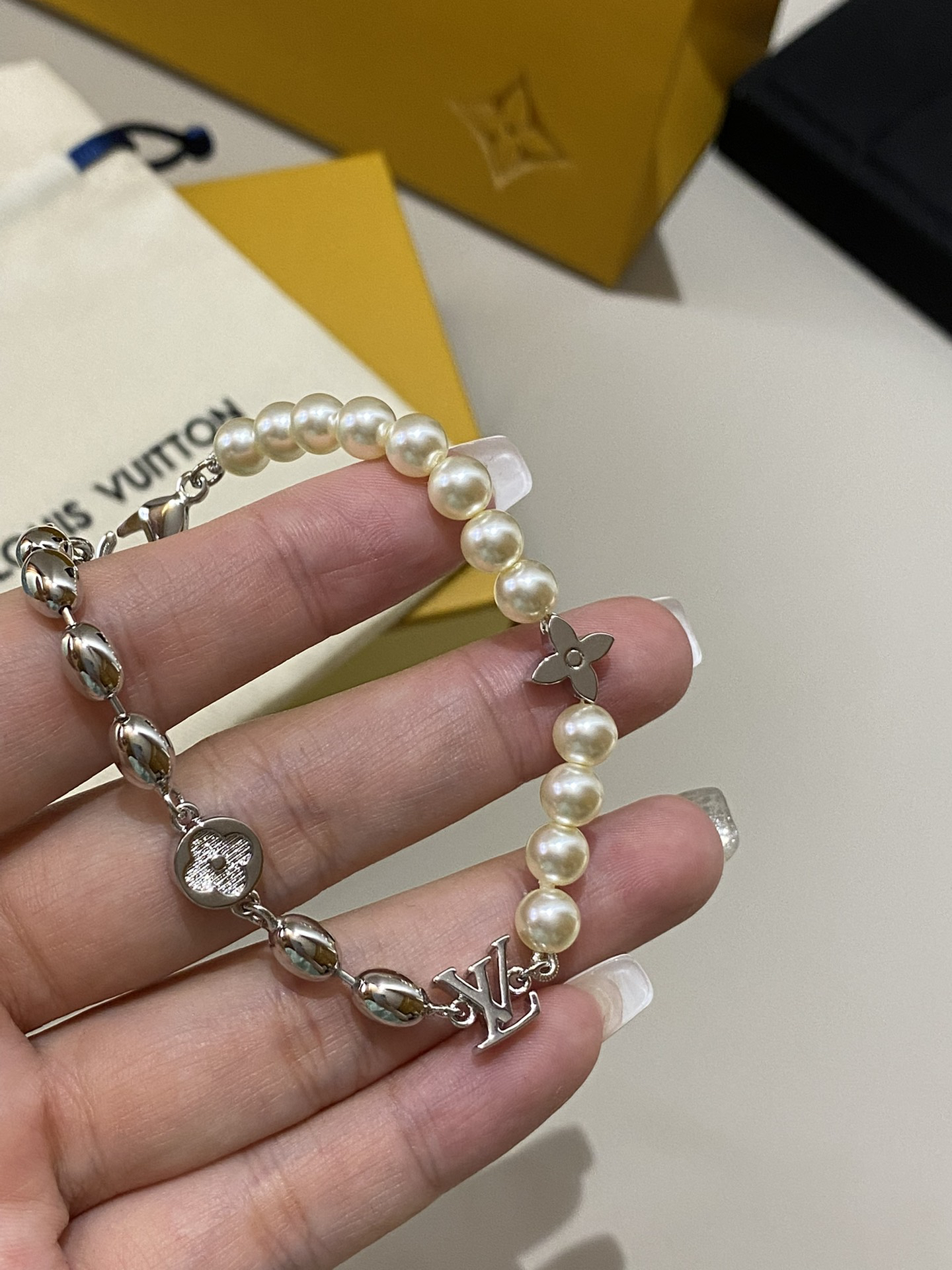 ルイ・ヴィトン「Louis Vuitton」Color Blossom ブレスレット