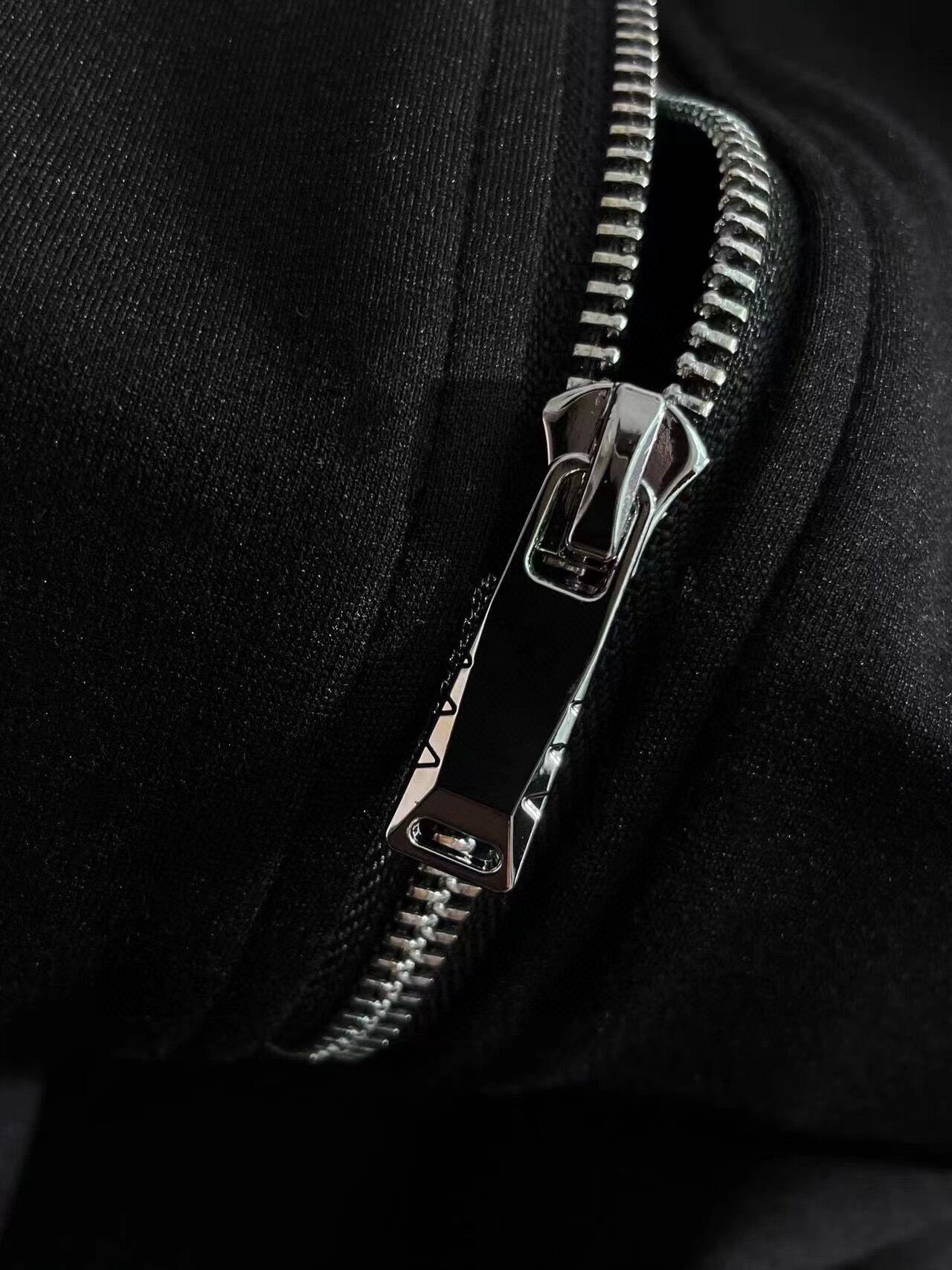 ルイ・ヴィトン「Louis Vuitton」2025 秋冬コレクション トレーナーセットアップ 