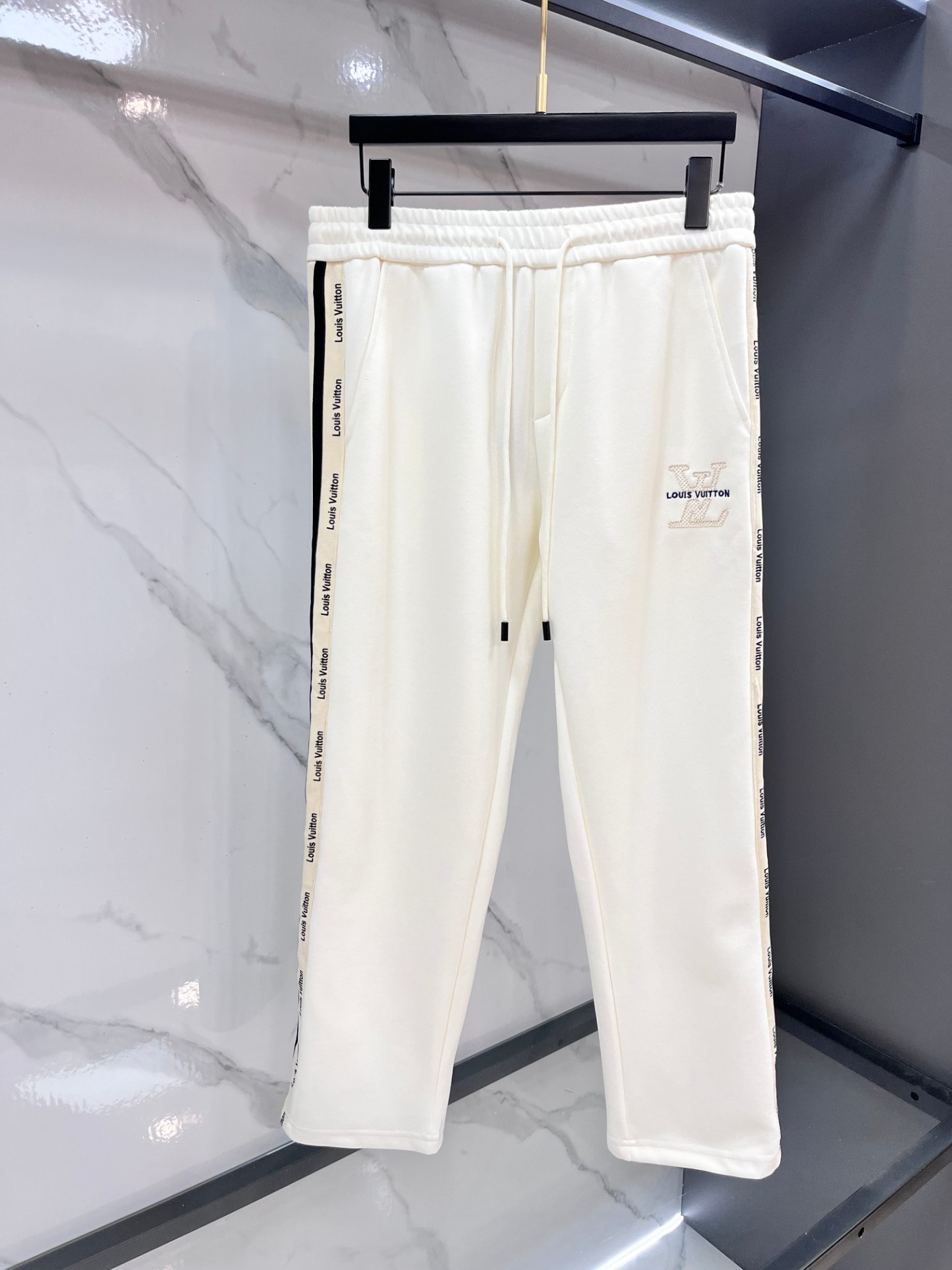 ルイ・ヴィトン「Louis Vuitton」フライトモード テクニカル スポーツウェア セットアップ