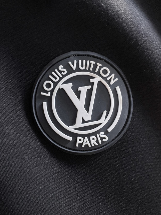 ルイ・ヴィトン「Louis Vuitton」2025秋冬 メンズ スポーツウェア セットアップ