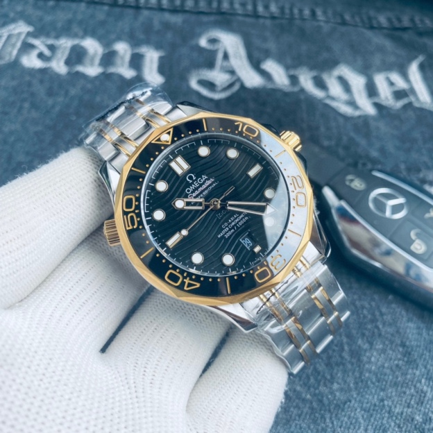 オメガ「Omega」シーマスター 300m ダイバーズ ウォッチ 42mm