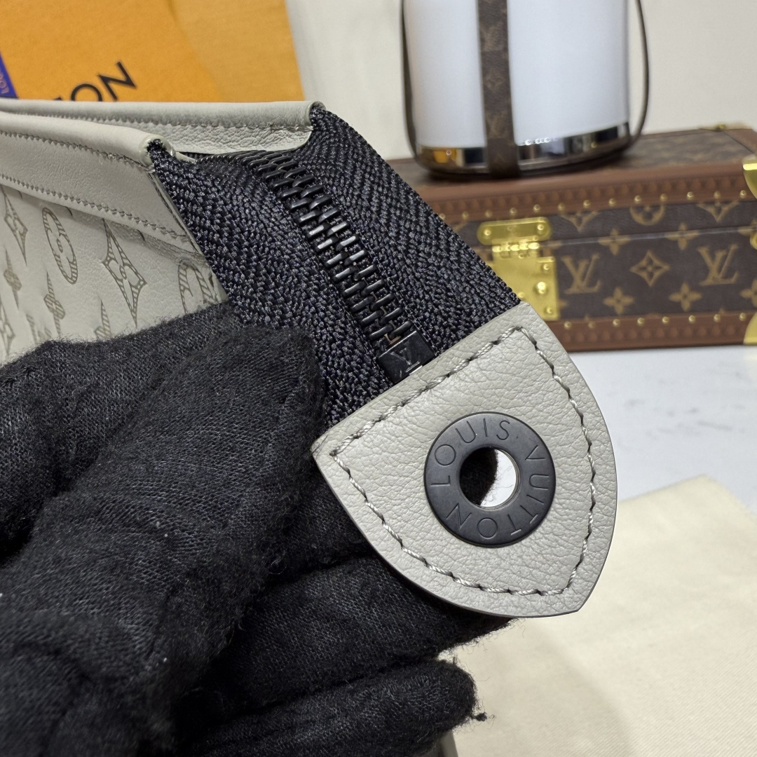 ルイ・ヴィトン「Louis Vuitton」POCHETTE VOYAGE M61692クラッチバッグ