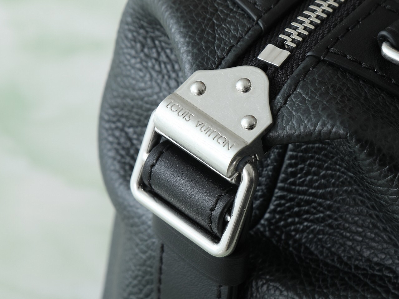 ルイ・ヴィトン「Louis Vuitton」BIKER PM ショルダーバッグ