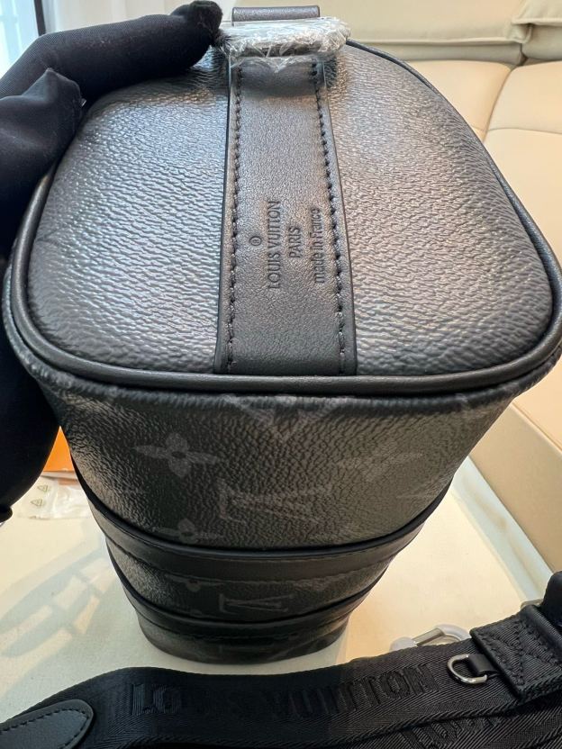 ルイ・ヴィトン「Louis Vuitton」モノグラム エクリプス 逆さま キープオール バンドリエール 25 ハンドバッグ