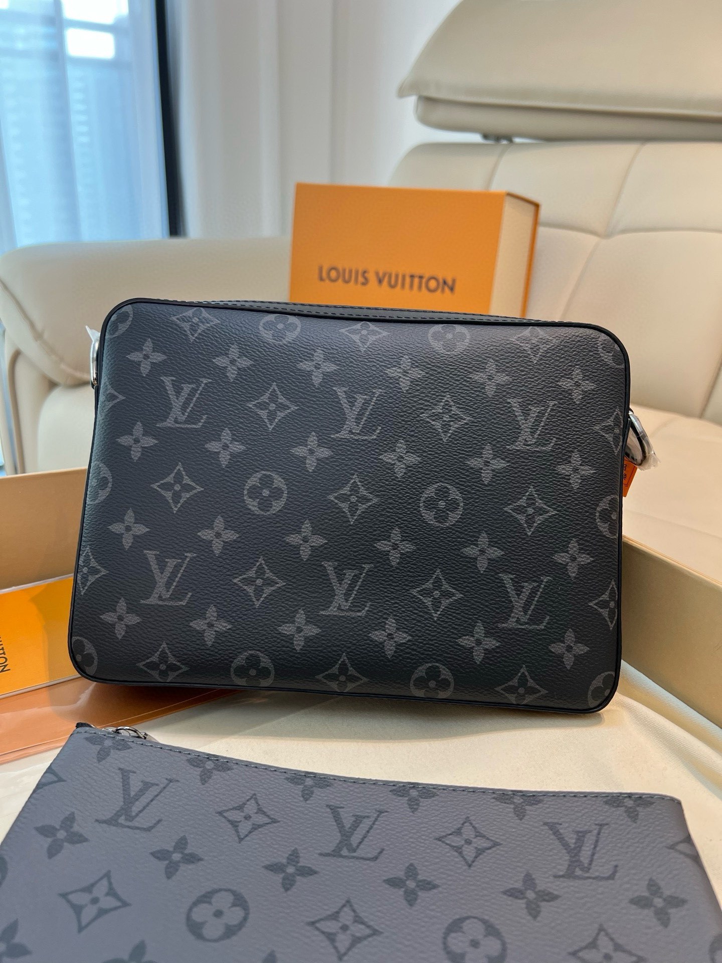 ルイ・ヴィトン「Louis Vuitton」Monogram Eclipse Reverse Trio メッセンジャーバッグ