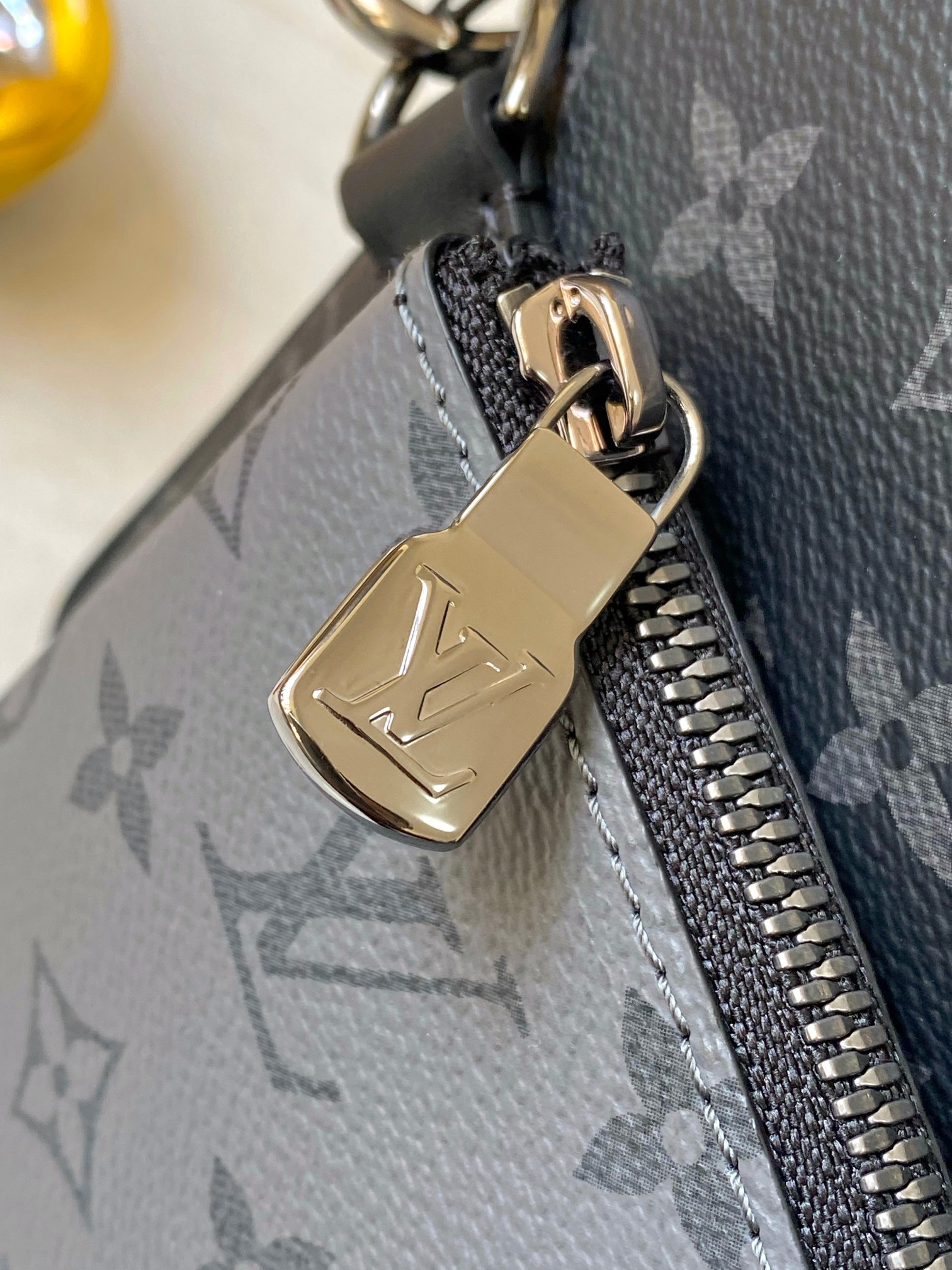 ルイ・ヴィトン「Louis Vuitton」Trio メッセンジャーバッグ
