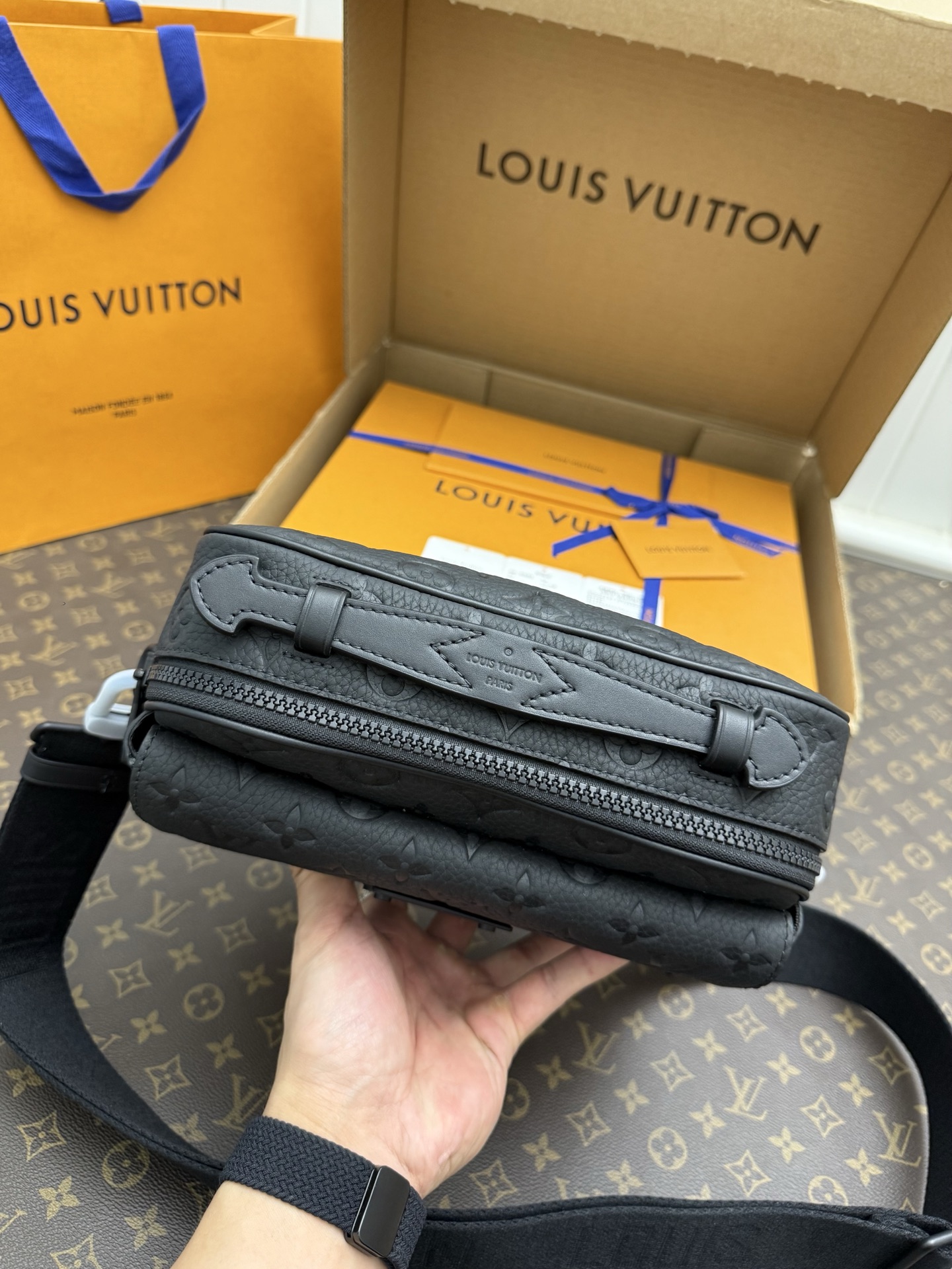 ルイ・ヴィトン「Louis Vuitton」S Lock トーリロンレザー メッセンジャーバッグ