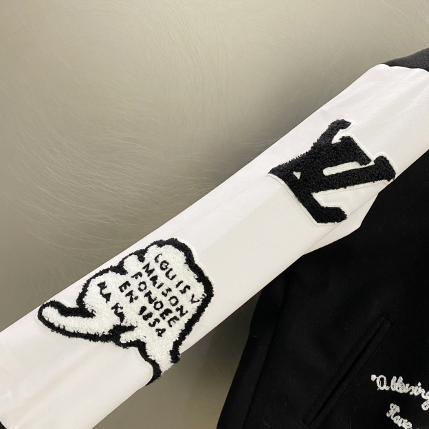 ルイ・ヴィトン「Louis Vuitton」エンブロイダリー ベースボールジャケット