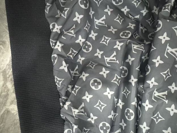 ルイ・ヴィトン「Louis Vuitton」刺繍スエード革 フライトジャケット