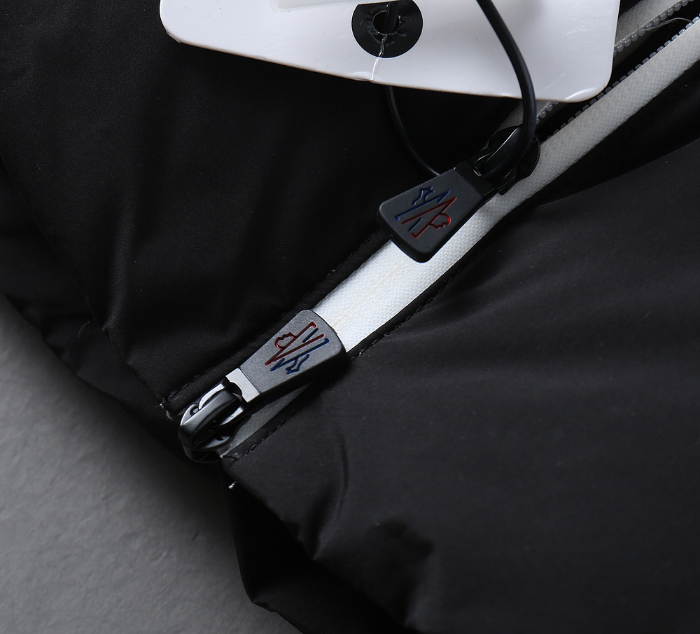 モンクレール「Moncler」Grenoble 2025秋冬ダウンジャケット