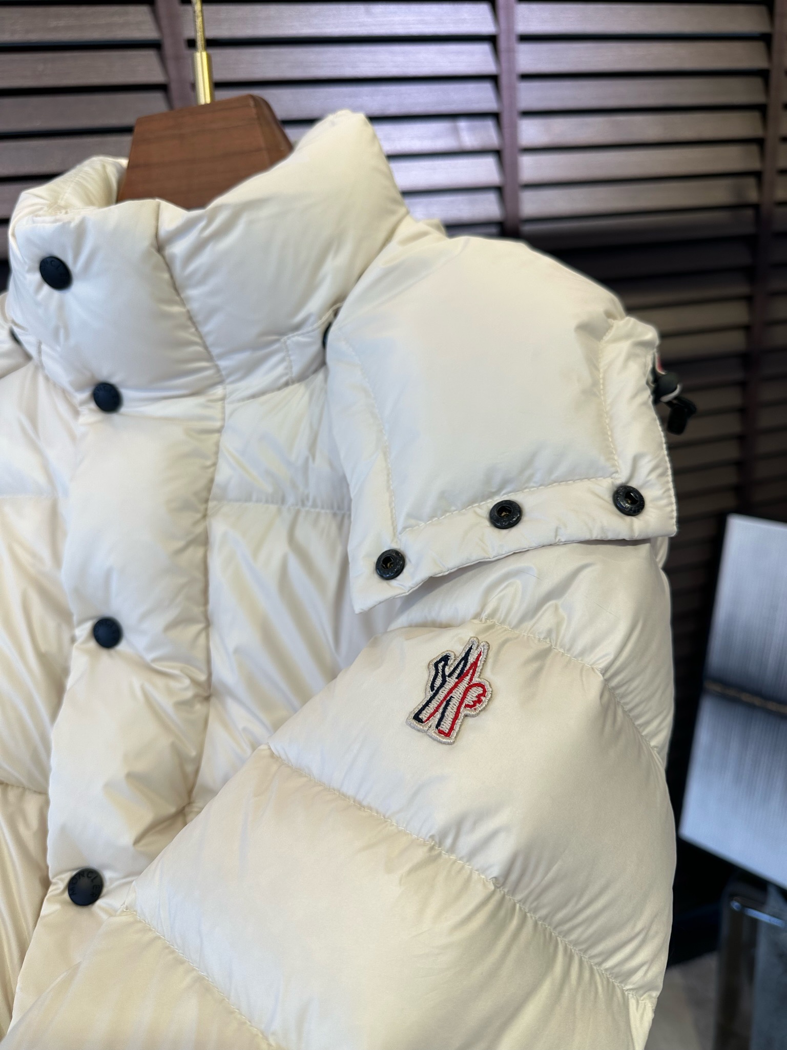 モンクレール「Moncler」ユニセックス デタッチャブルフード ダウンジャケット