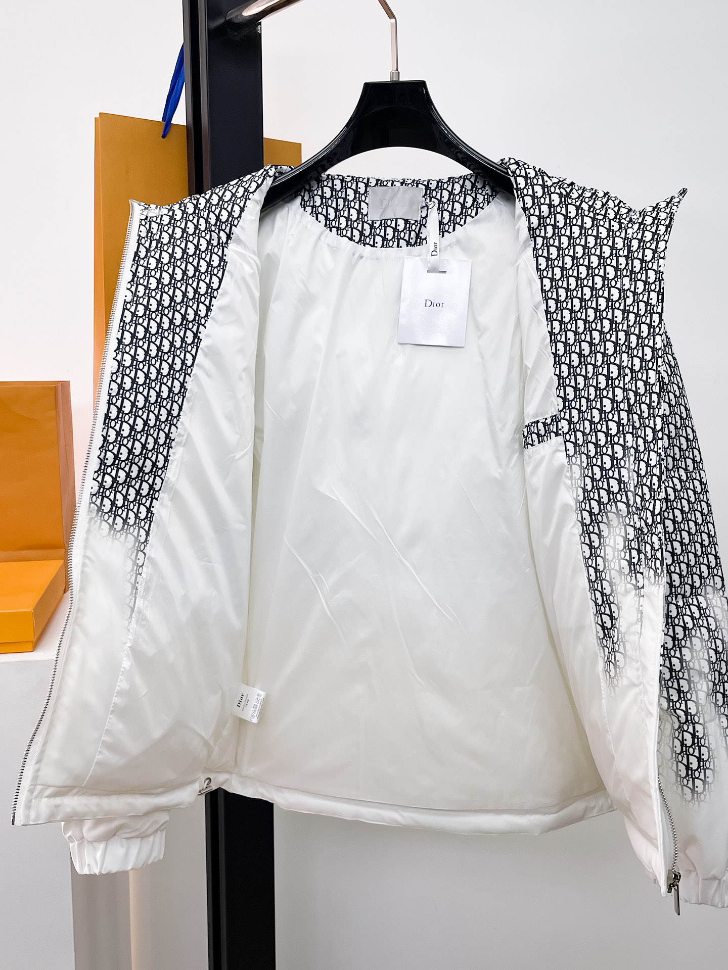 ディオール「Dior」ダウンジャケット