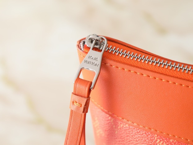 ルイ・ヴィトン「Louis Vuitton」ポシェット･ヴォワヤージュ スープル