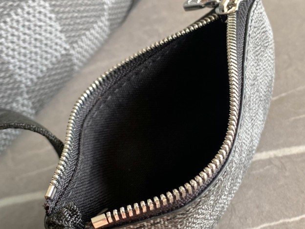 ルイ・ヴィトン「Louis Vuitton」新作 Trio メッセンジャーバッグ